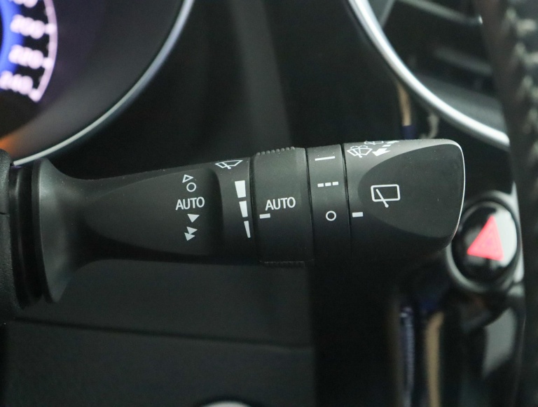 Toyota Auris - 1.8 Hybrid Executive 33