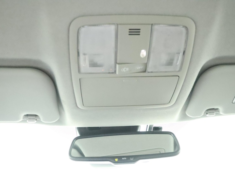 Toyota Auris - 1.8 Hybrid Executive 34