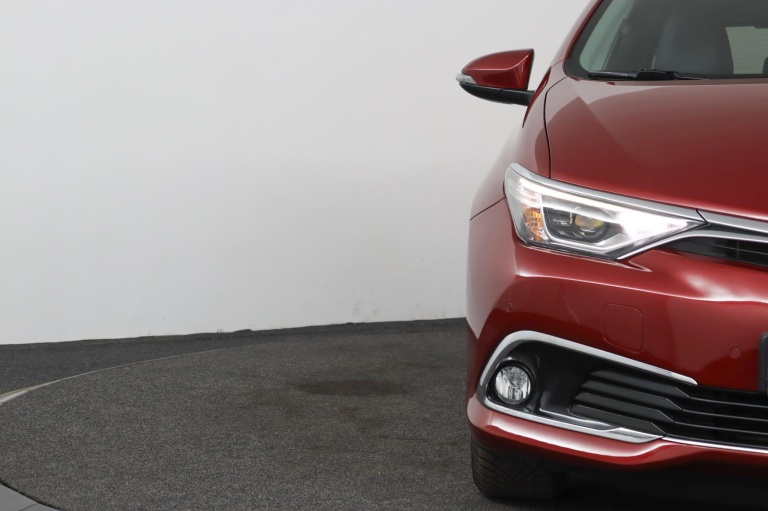 Toyota Auris - 1.8 Hybrid Executive 37