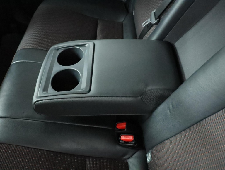 Toyota Auris - 1.8 Hybrid Executive 43