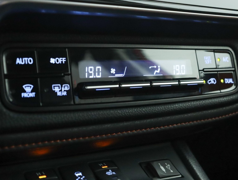 Toyota Auris - 1.8 Hybrid Executive 7