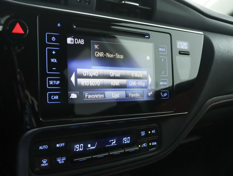 Toyota Auris - 1.8 Hybrid Executive 8