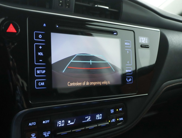 Toyota Auris - 1.8 Hybrid Executive 9