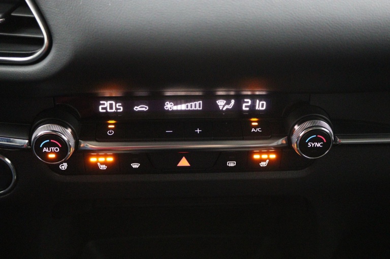 Mazda CX-30 - 2.0 e-SkyActiv-X M Hybrid Luxury 6