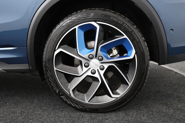 Lynk & Co 01 - 1.5 37