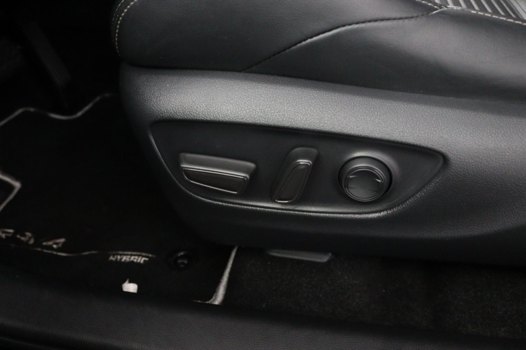 Toyota RAV4 - 2.5 Hybrid Black Edition Limited 10