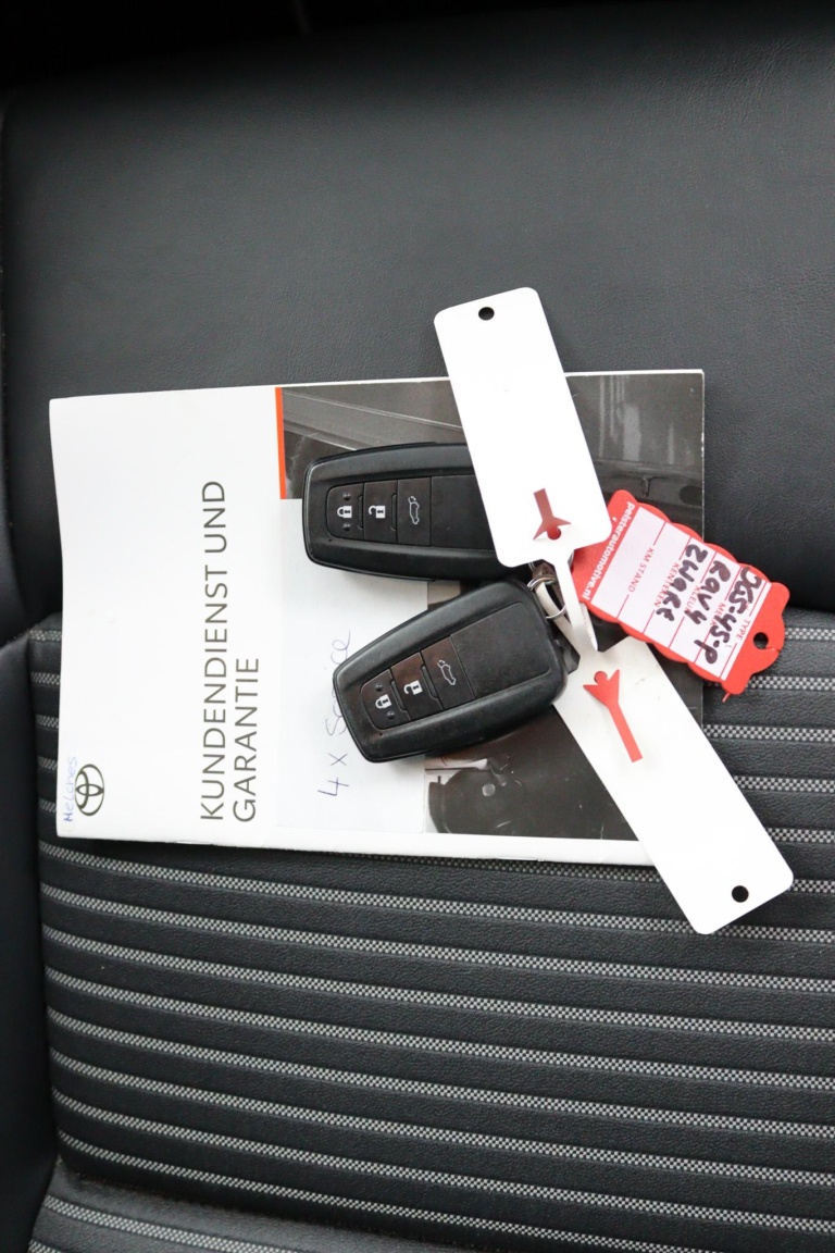 Toyota RAV4 - 2.5 Hybrid Black Edition Limited 28