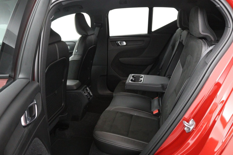 Volvo XC40 - 1.5 T2 R-Design 15
