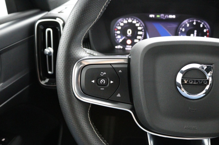 Volvo XC40 - 1.5 T2 R-Design 16