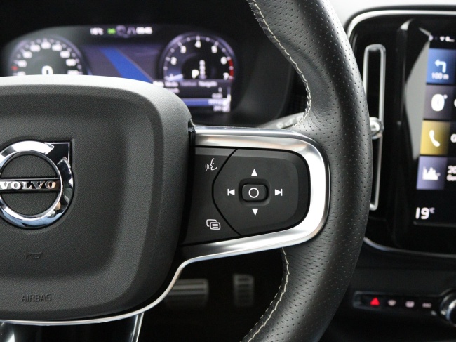 Volvo XC40 - 1.5 T2 R-Design