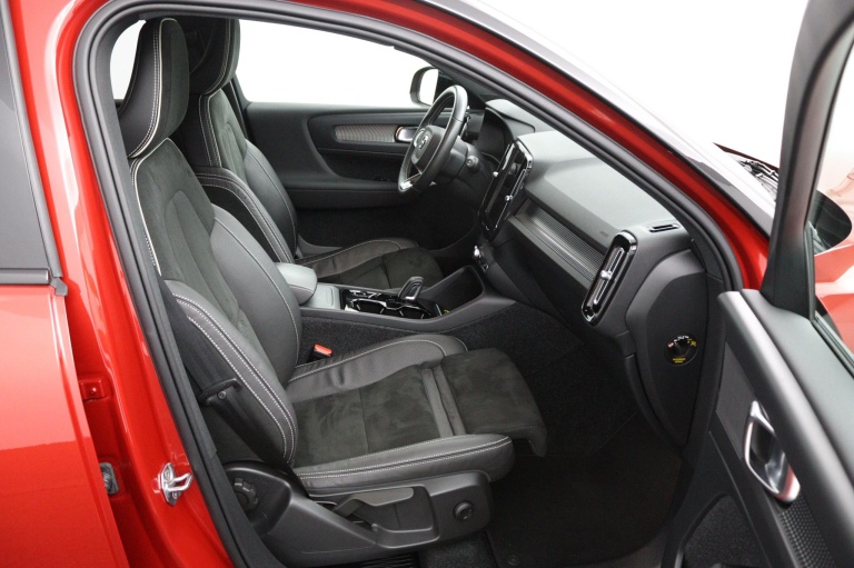 Volvo XC40 - 1.5 T2 R-Design 18