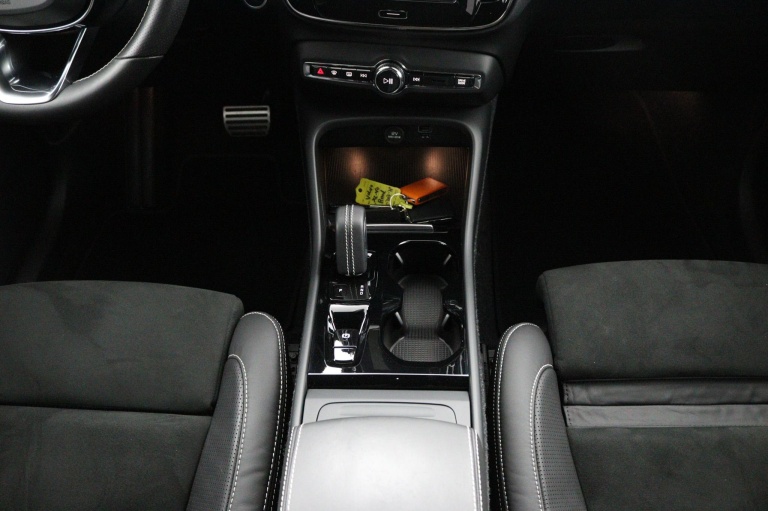 Volvo XC40 - 1.5 T2 R-Design 23