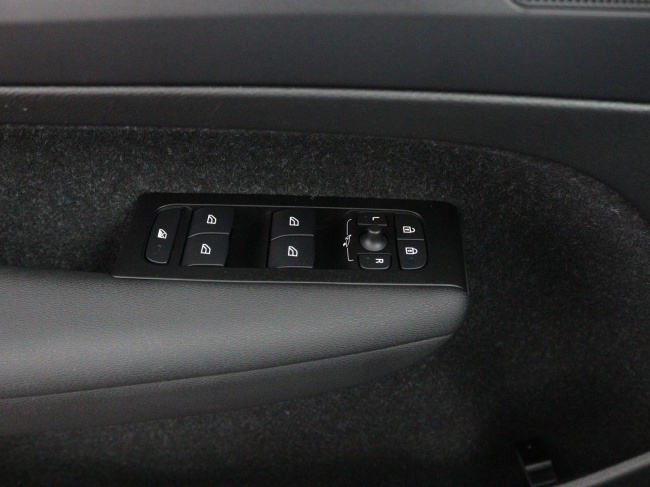 Volvo XC40 - 1.5 T2 R-Design