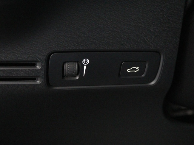 Volvo XC40 - 1.5 T2 R-Design