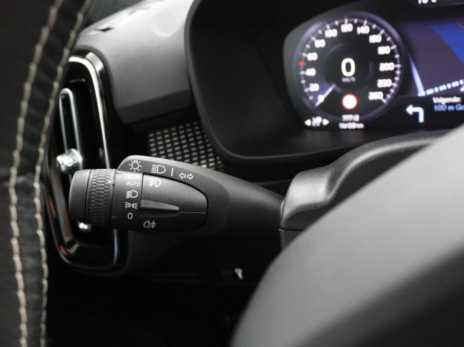 Volvo XC40 - 1.5 T2 R-Design