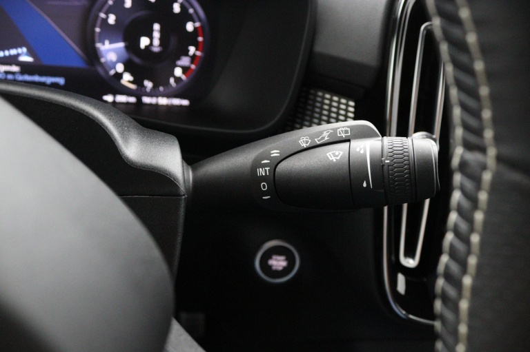 Volvo XC40 - 1.5 T2 R-Design 28