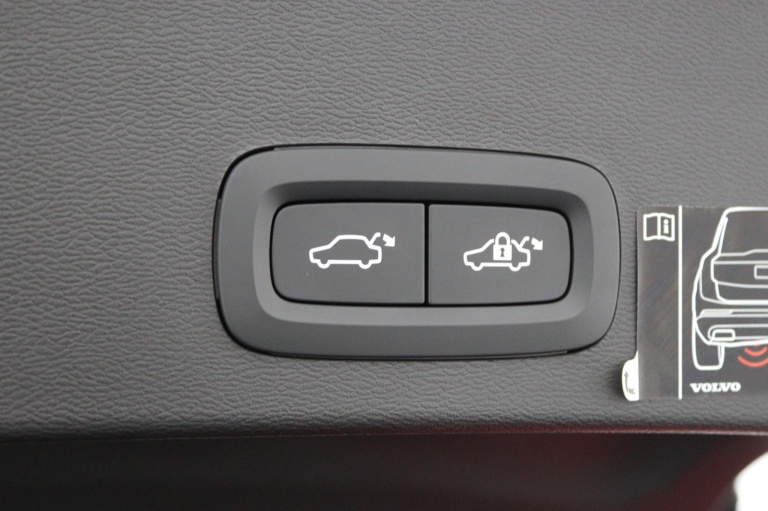 Volvo XC40 - 1.5 T2 R-Design 40