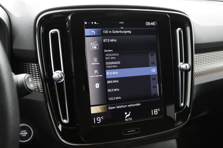 Volvo XC40 - 1.5 T2 R-Design 45