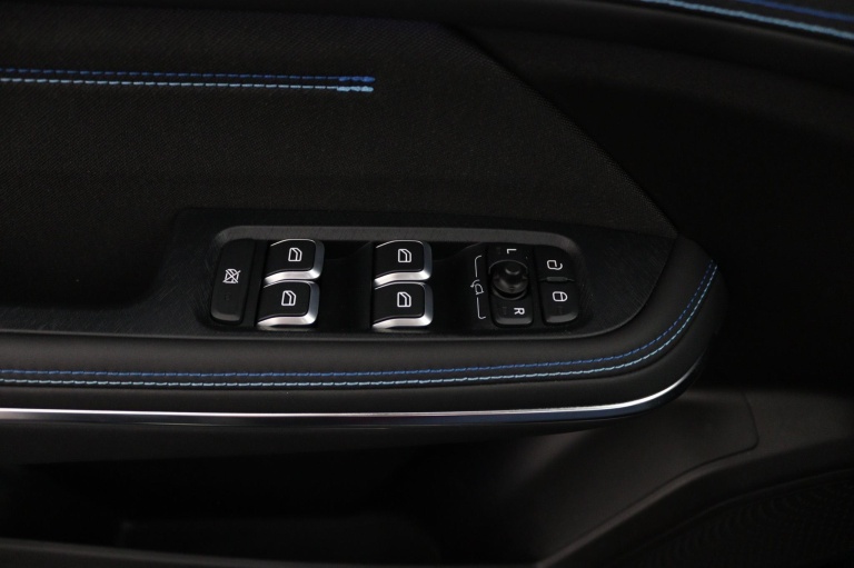 Lynk & Co 01 - 1.5 25