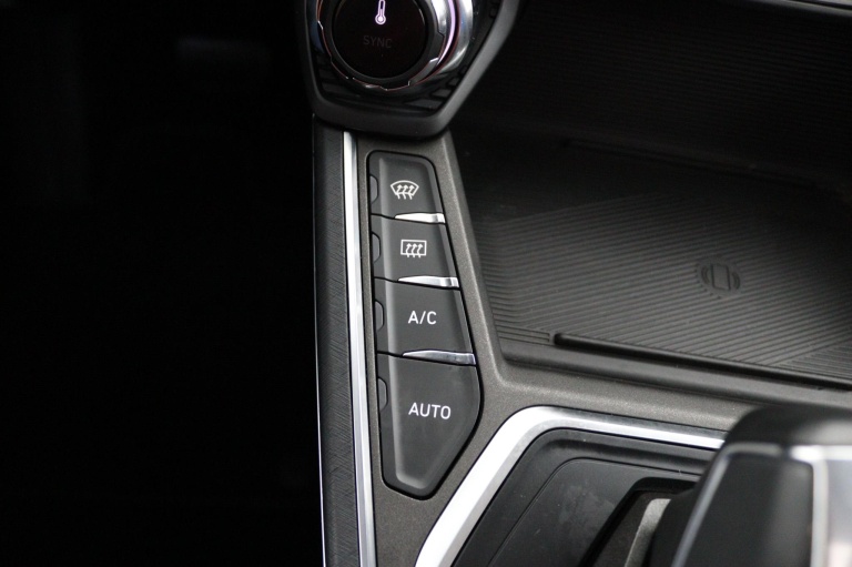 Lynk & Co 01 - 1.5 46