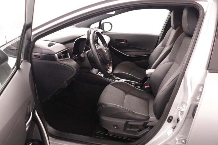 Toyota Corolla - 1.8 Hybrid Dynamic 16