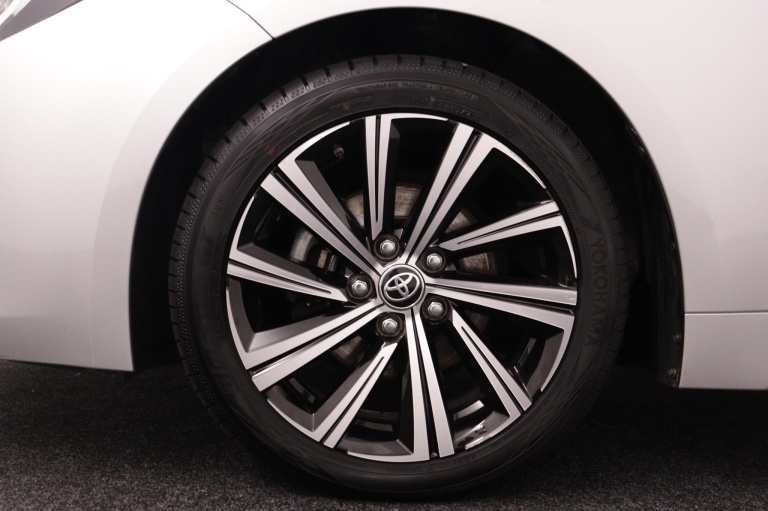 Toyota Corolla - 1.8 Hybrid Dynamic 32