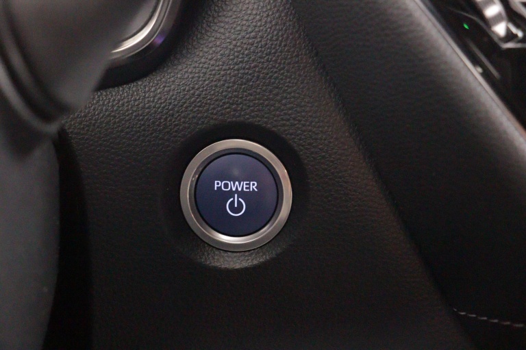 Toyota Corolla - 1.8 Hybrid Dynamic 36