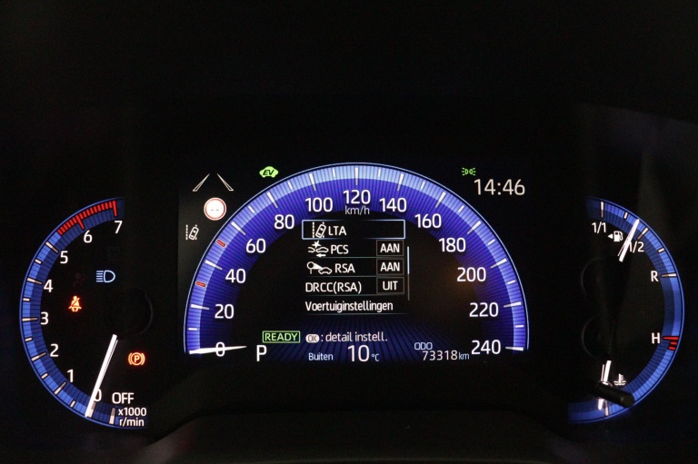 Toyota Corolla - 1.8 Hybrid Dynamic 6
