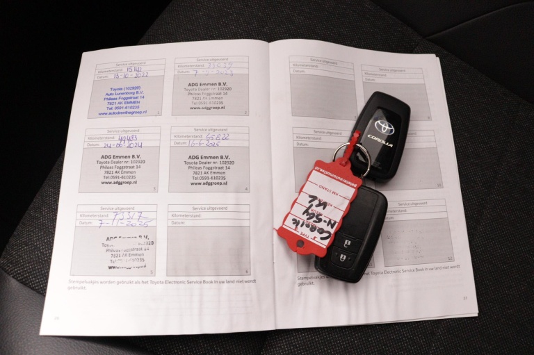 Toyota Corolla - 1.8 Hybrid Dynamic 9