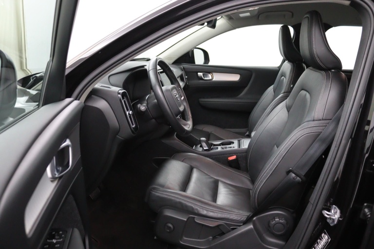 Volvo XC40 - 2.0 T5 AWD R-Design Intro Edition 16