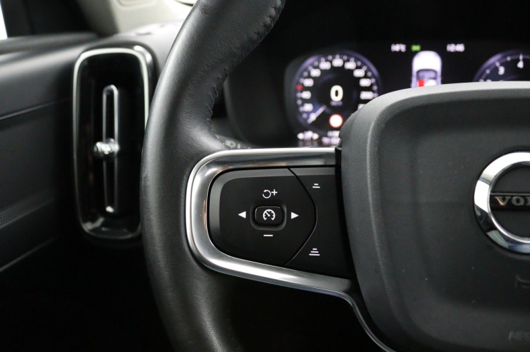 Volvo XC40 - 2.0 T5 AWD R-Design Intro Edition 18