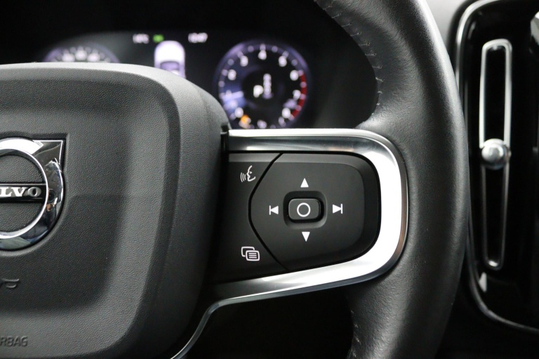 Volvo XC40 - 2.0 T5 AWD R-Design Intro Edition 19