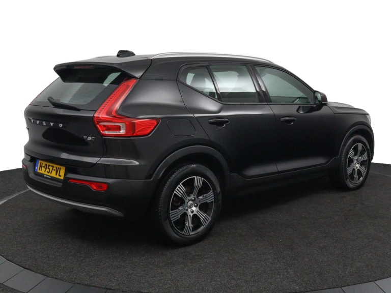 Volvo XC40 - 2.0 T5 AWD R-Design Intro Edition 2