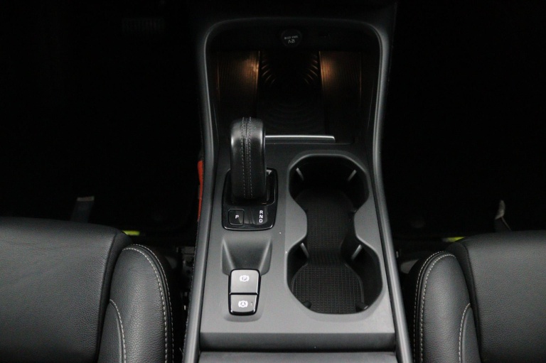 Volvo XC40 - 2.0 T5 AWD R-Design Intro Edition 25