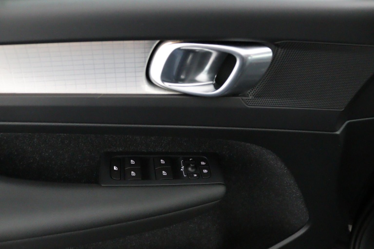 Volvo XC40 - 2.0 T5 AWD R-Design Intro Edition 27