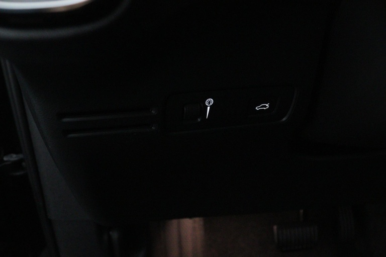 Volvo XC40 - 2.0 T5 AWD R-Design Intro Edition 28