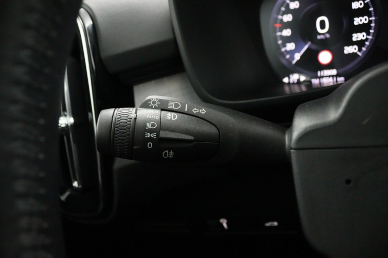 Volvo XC40 - 2.0 T5 AWD R-Design Intro Edition 29