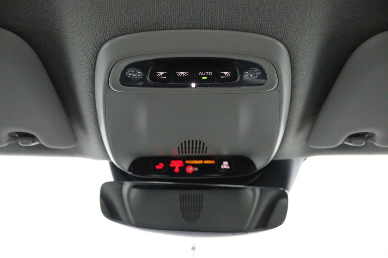 Volvo XC40 - 2.0 T5 AWD R-Design Intro Edition 31