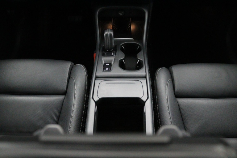 Volvo XC40 - 2.0 T5 AWD R-Design Intro Edition 42