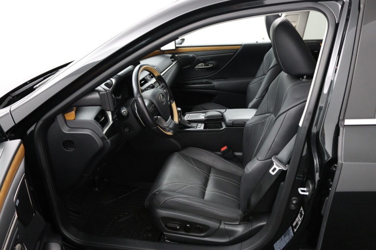 Lexus ES - 300h President Line 17