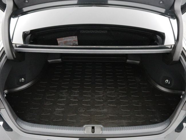 Lexus ES - 300h President Line