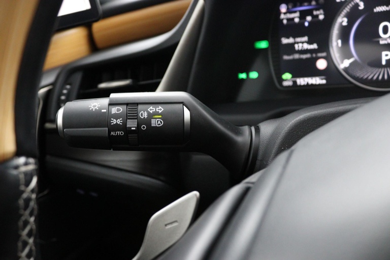 Lexus ES - 300h President Line 28