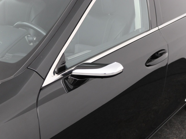 Lexus ES - 300h President Line