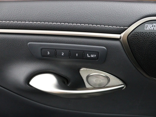 Lexus ES - 300h President Line