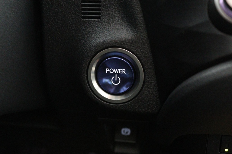 Lexus ES - 300h President Line 48