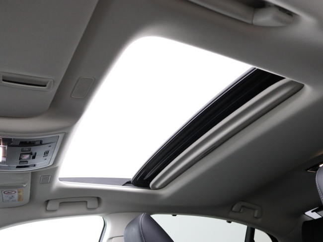 Lexus ES - 300h President Line