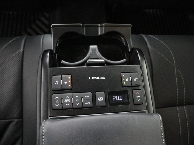 Lexus ES - 300h President Line