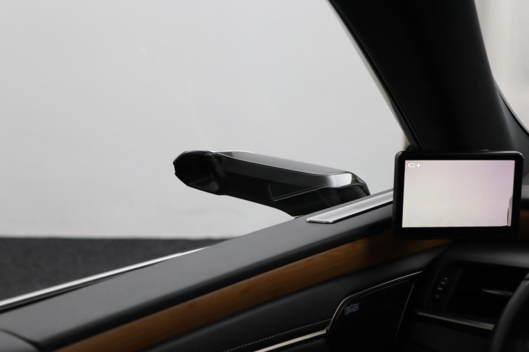 Lexus ES - 300h President Line 63