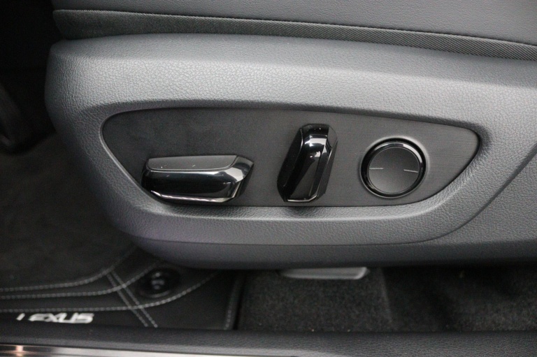 Lexus RX - 450h+ Plug-in Hybrid 35th Edition 43