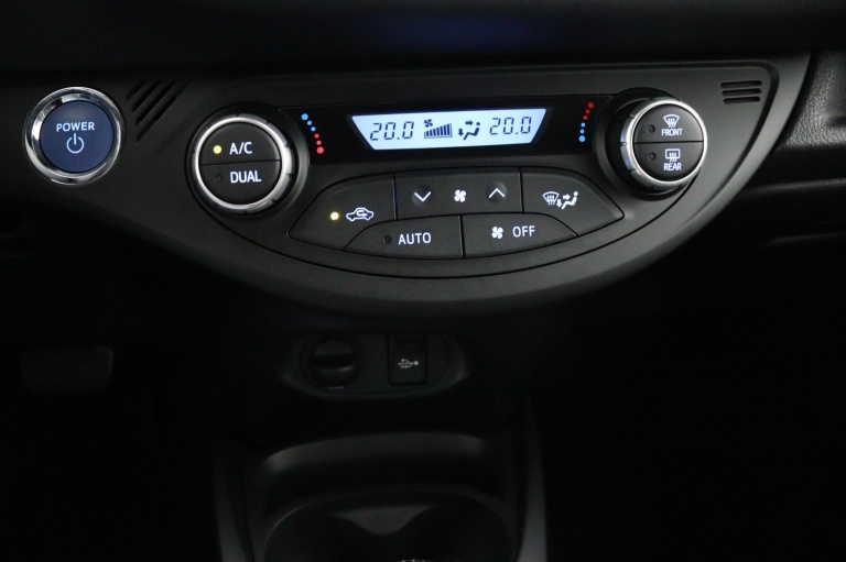 Toyota Yaris - 1.5 Hybrid GR-Sport 16